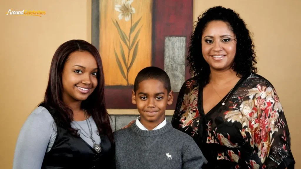 holmond's relationship and Julian's birth